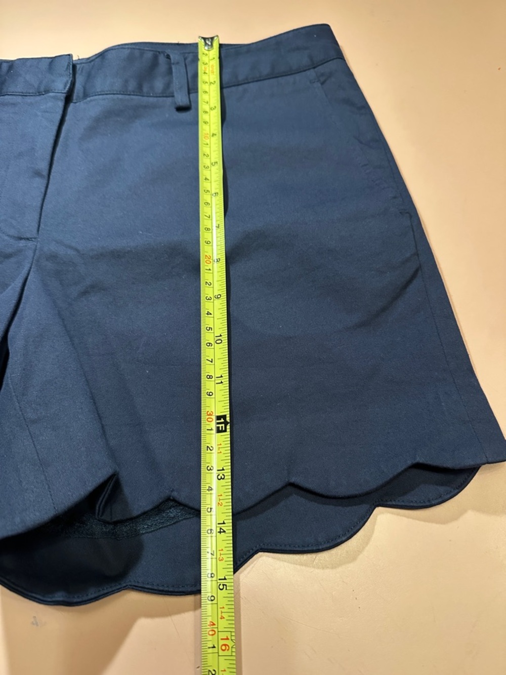 EUC J McLaughlin High-Waist Scalloped Hem Shorts in Navy - Picture 7 of 7